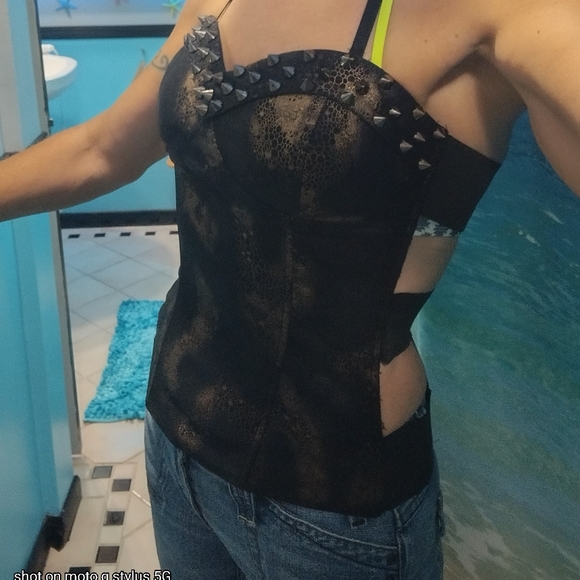 Spiked corset type top - Picture 2 of 14